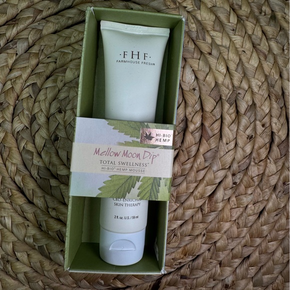 NWT - FarmHouse Fresh - Hand Cream | Mellow Moon Dip Mousse 2oz. *NEW* In Box - Picture 2 of 3